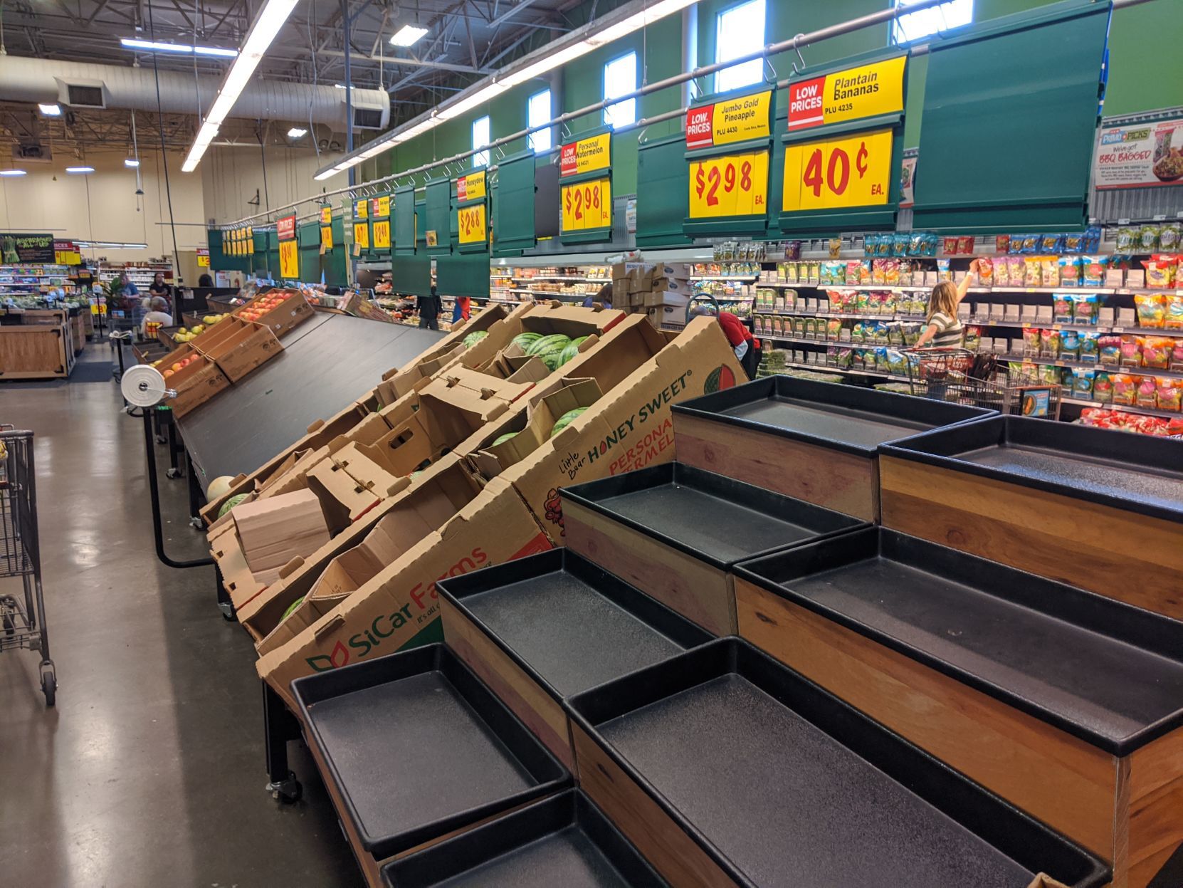 H-E-B shelves